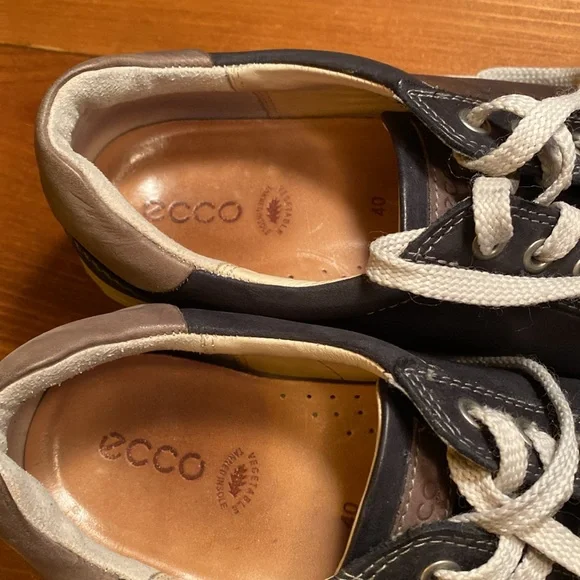 Ecco Leather Women’s Sneakers Black - Size 9 Used - Picture 7 of 10